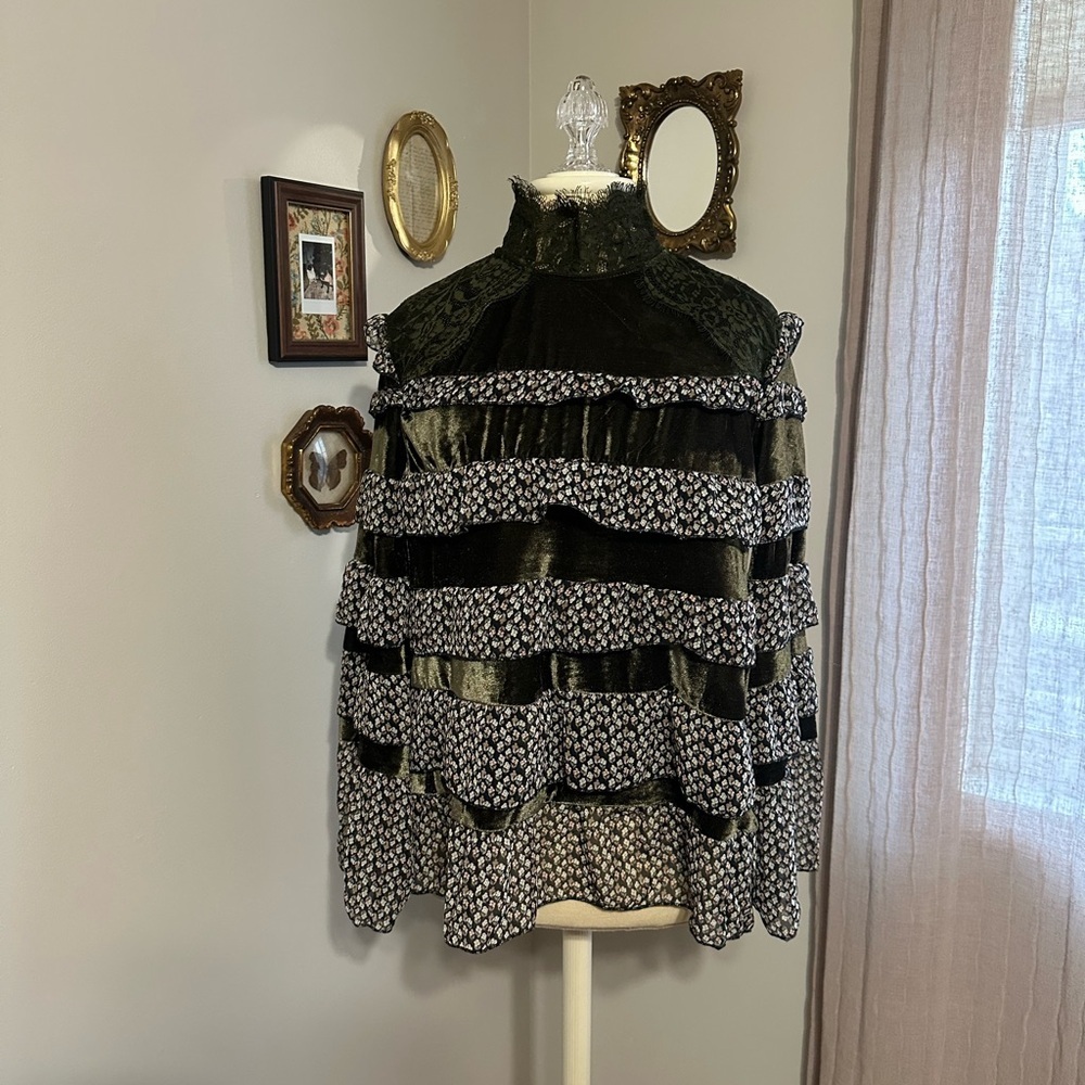 POL Olive Velvet and Floral Lace Trim Blouse